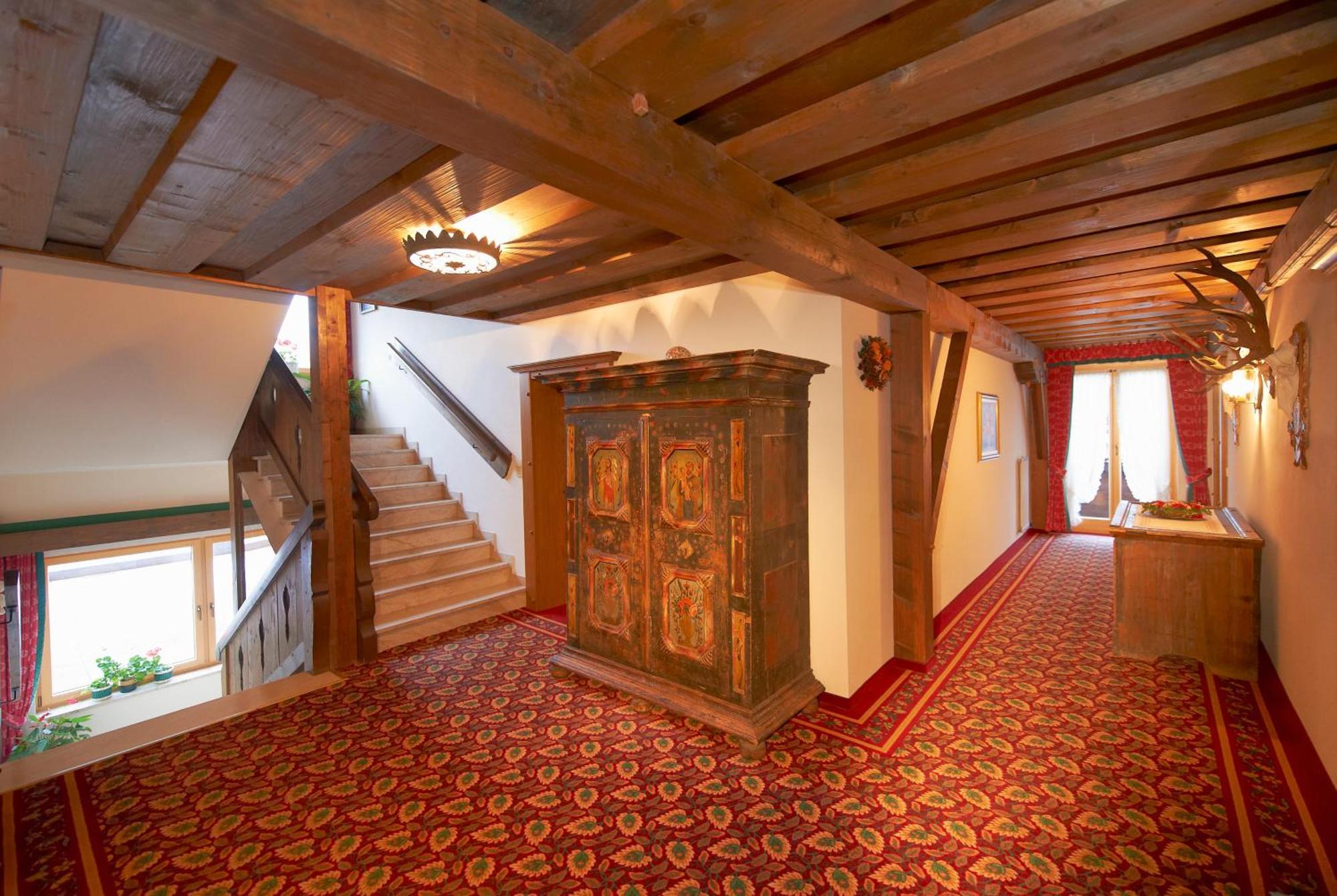 Hotel Garni Ransburgerhof Flachau Exteriör bild